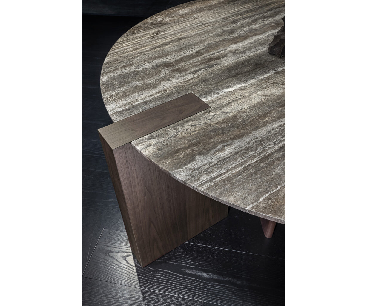 Antinomia Dining Tables